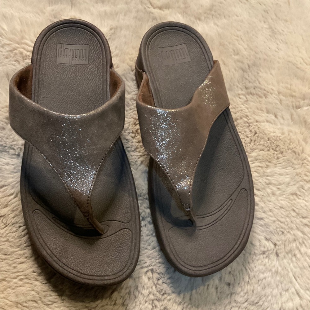 Fitflop‎ Lulu Shimmersuede Size 7 Toe Post Sandals Bronze Shimmer Wobble Board - Picture 2 of 8